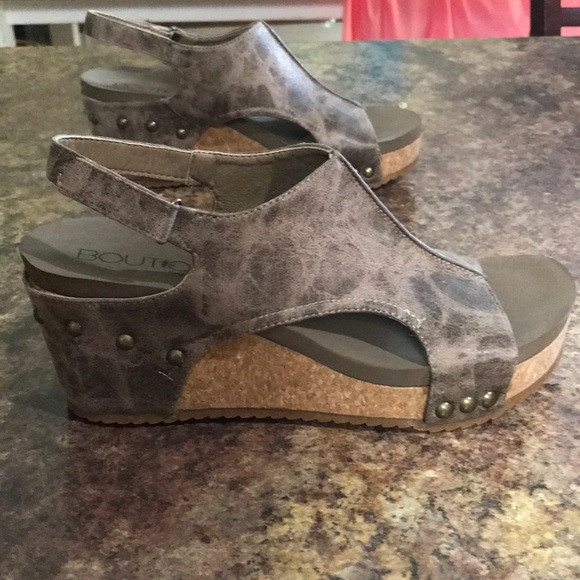 boutique by corkys wedges